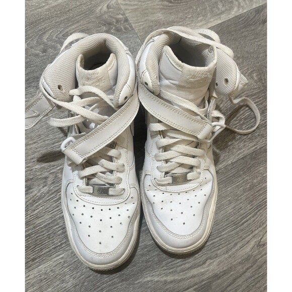 NIKE AIR FORCE 1 RETRO HIGH TOPS BOYS YOUTH WHITE LEATHER 314195-113  SIZE 6.5 - Picture 2 of 8